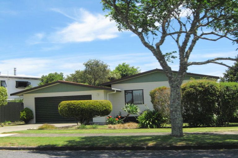 Photo of property in 77 Stevenson Road, Clarks Beach, 2122