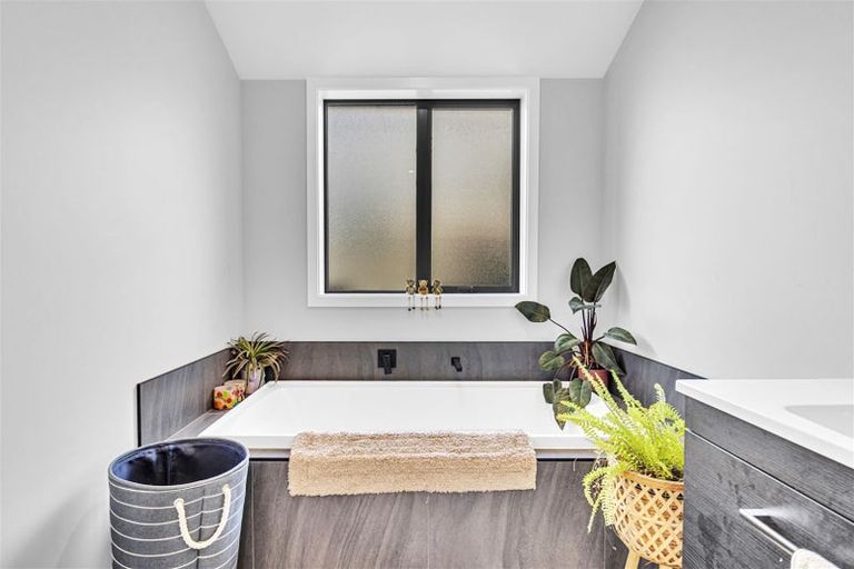 Photo of property in 7 Barnett Street, Woodend, 7610