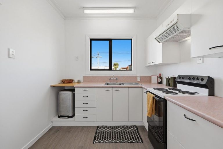 Photo of property in 76 Middleton Road, Kew, Dunedin, 9012