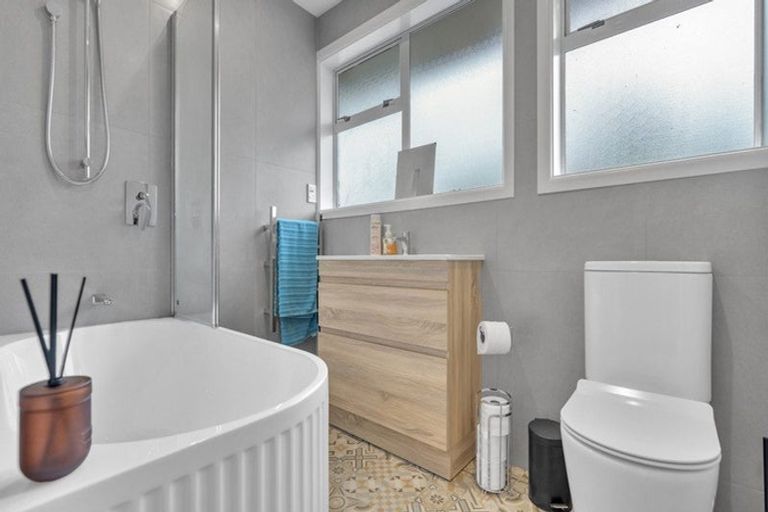 Photo of property in 62 Oriana Crescent, Hornby, Christchurch, 8042