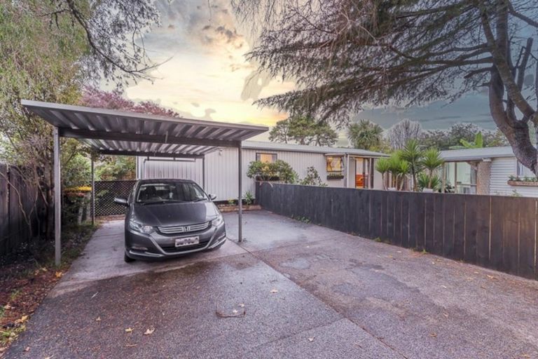 Photo of property in 526a Swanson Road, Ranui, Auckland, 0612