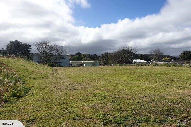Photo of property in 23 Seagrass Place, Otaki Beach, Otaki, 5512
