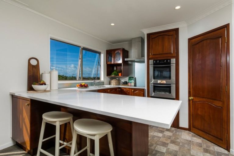 Photo of property in 44 Kowhai Road, Campbells Bay, Auckland, 0630