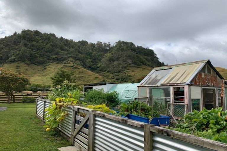 Photo of property in 14 Okau Road, Ahititi, Urenui, 4378