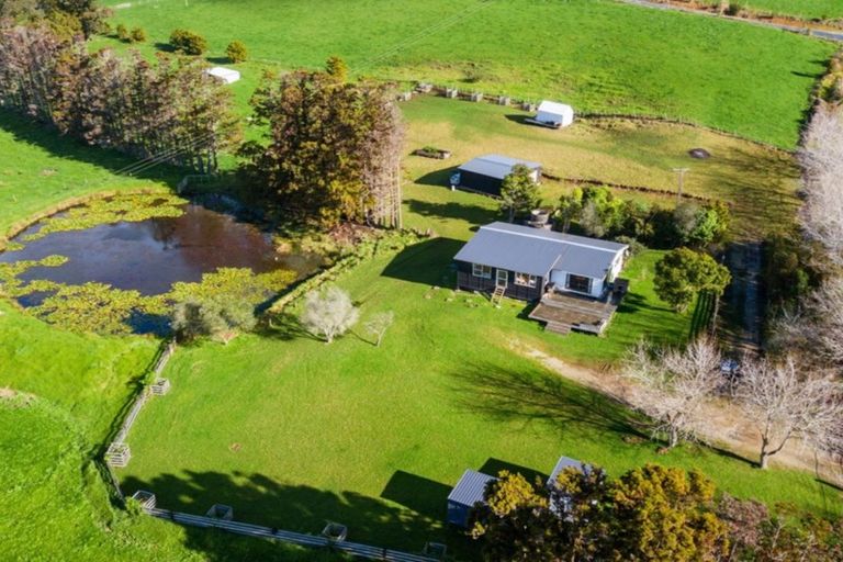 Photo of property in 84 Ocean View Road, Te Arai, Wellsford, 0974
