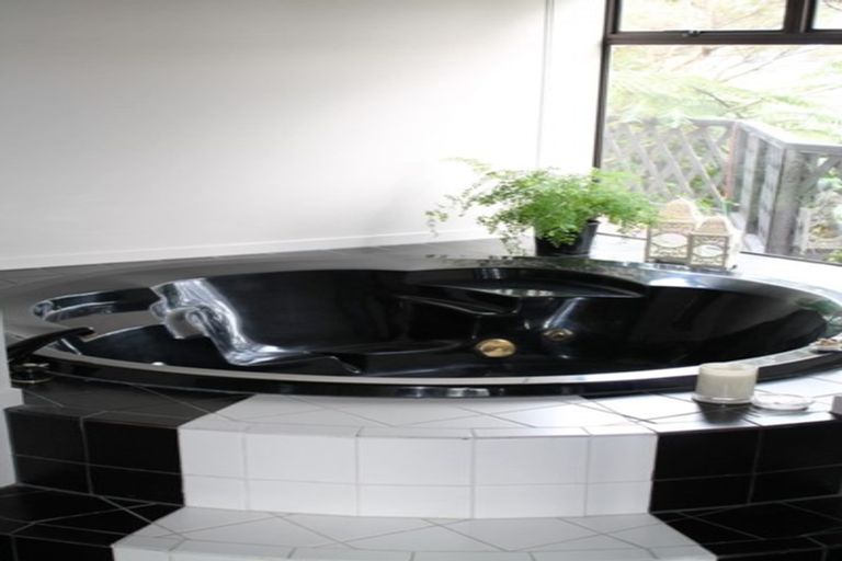 Photo of property in 96 Madras Street, Khandallah, Wellington, 6035