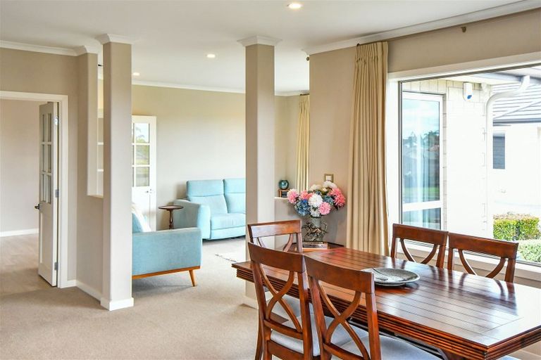 Photo of property in 10 Barsana Place, Pukekohe, 2120