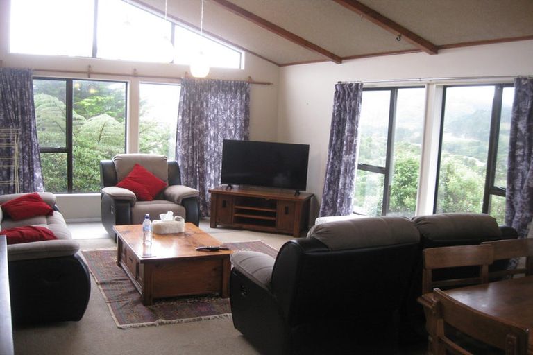Photo of property in 272 Dowse Drive, Maungaraki, Lower Hutt, 5010