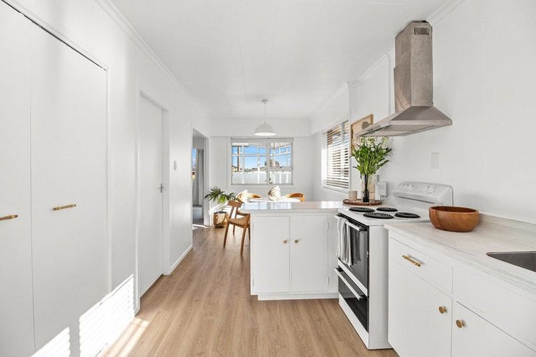 Photo of property in 109 Govett Avenue, Frankleigh Park, New Plymouth, 4310