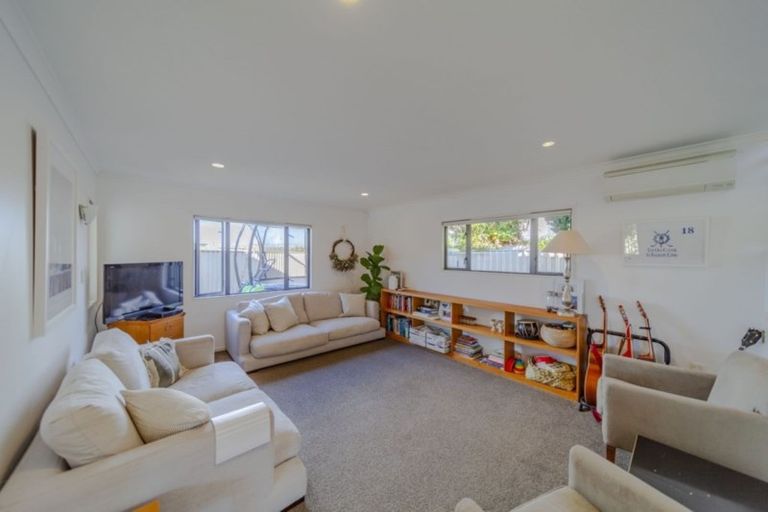 Photo of property in 101a Main Road, Clive, 4102