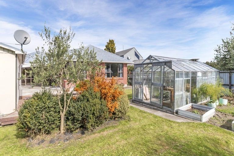 Photo of property in 9 Hannah Place, Redwood, Christchurch, 8051