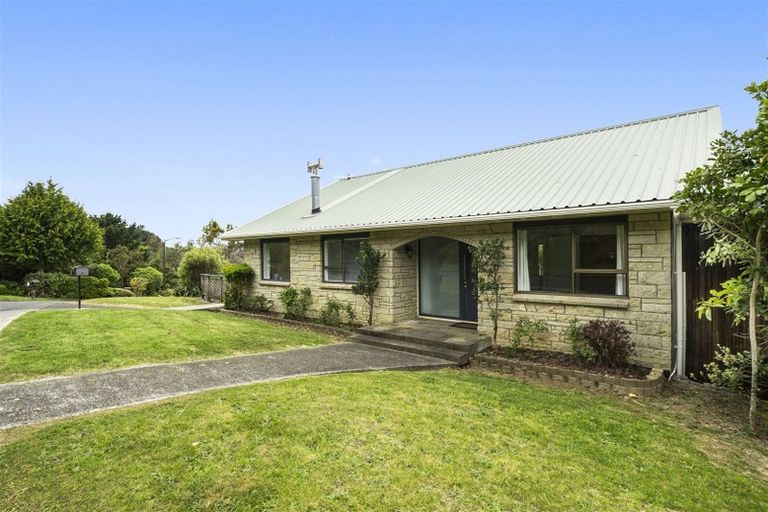 Photo of property in 5 Corrondella Grove, Belmont, Lower Hutt, 5010