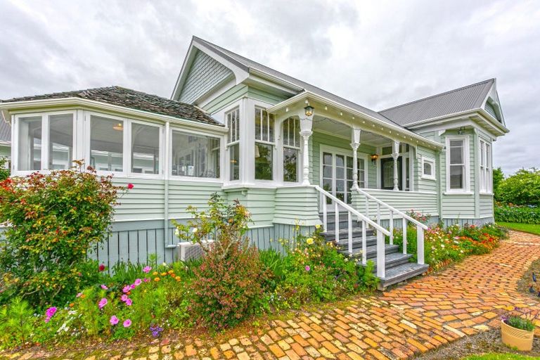 Photo of property in Cotswold Cottage B & B, 46 Maramarahi Road, Thames, 3578