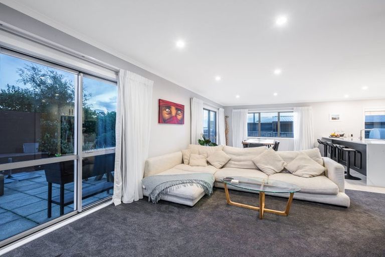 Photo of property in 17 Kepler Way, Aotea, Porirua, 5024