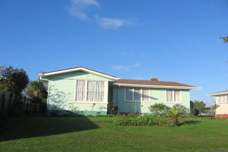 Photo of property in 11 Clutha Place, Westbrook, Palmerston North, 4412