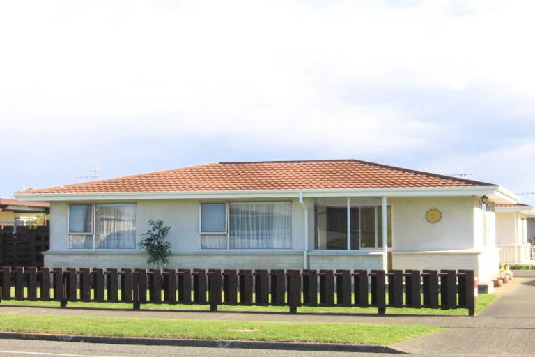 Photo of property in 2/89 Riverbend Road, Onekawa, Napier, 4110