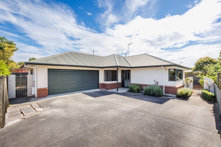 Photo of property in 12 Franklin Avenue, Hokowhitu, Palmerston North, 4410