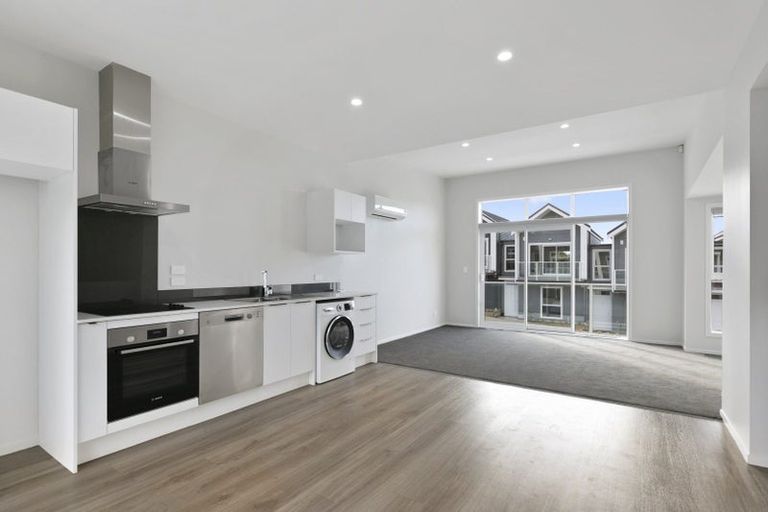 Photo of property in 10 Kohu Way, Whitby, Porirua, 5024