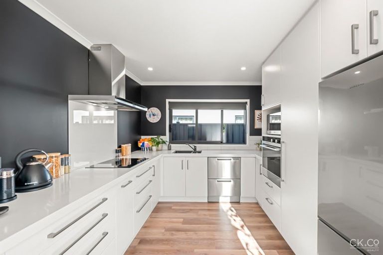 Photo of property in 9 Pattullo Crescent, Wallaceville, Upper Hutt, 5018