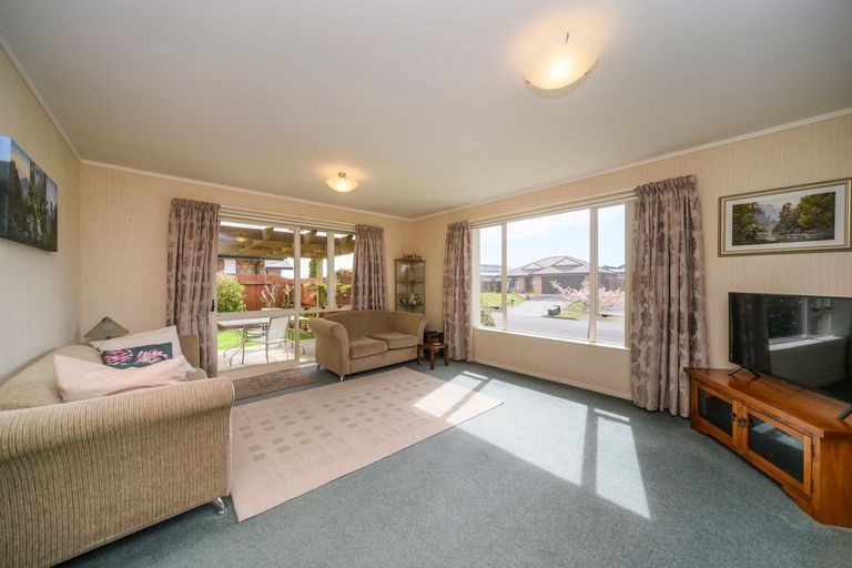 Photo of property in 22 Meridian Grove, Kelvin Grove, Palmerston North, 4414