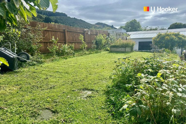 Photo of property in 1 Kowhai Street, Ravensbourne, Dunedin, 9022