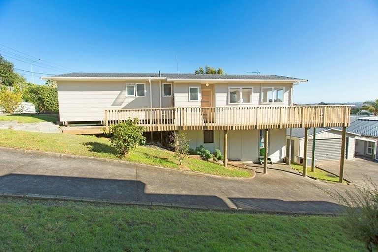 Photo of property in 214 Whangaparaoa Road, Red Beach, 0932