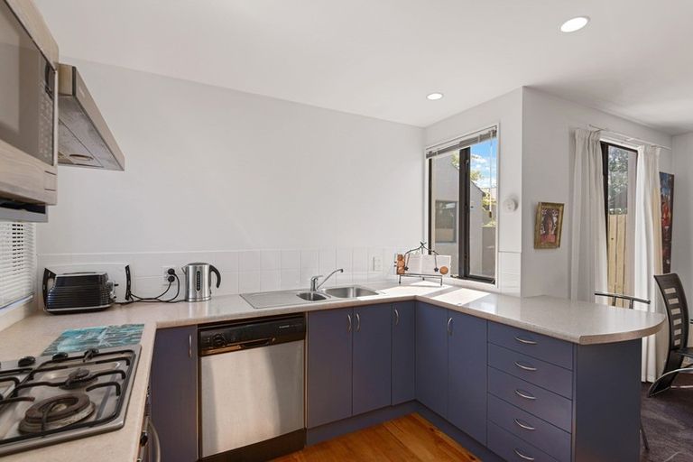 Photo of property in 1 Oakford Close, Riccarton, Christchurch, 8011