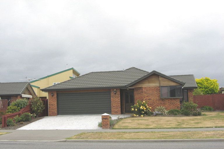 Photo of property in 1/30 Broadhaven Avenue, Parklands, Christchurch, 8083