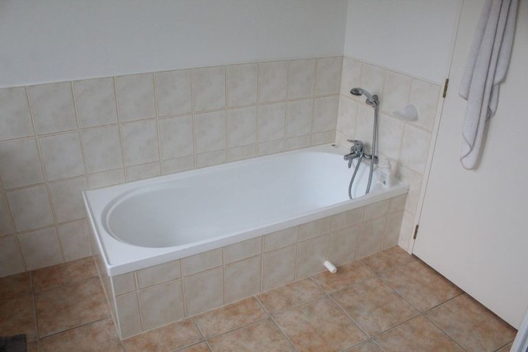 Photo of property in 2/15 Manuka Road, Bayview, Auckland, 0629