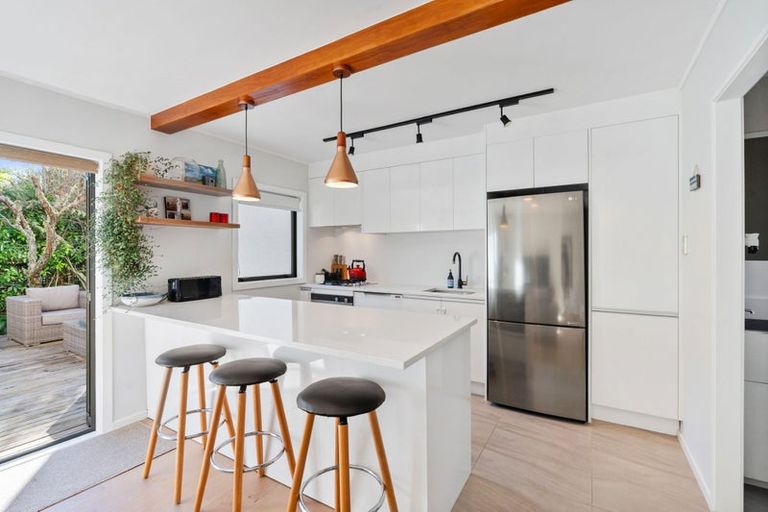 Photo of property in 8/65 Rangatira Road, Beach Haven, Auckland, 0626