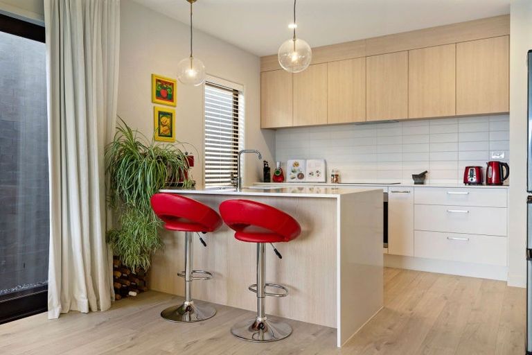 Photo of property in 12 Chapman Way, Jacks Point, 9371