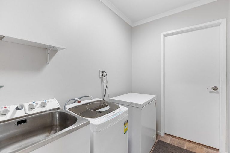 Photo of property in 22 Truby King Street, Merrilands, New Plymouth, 4312