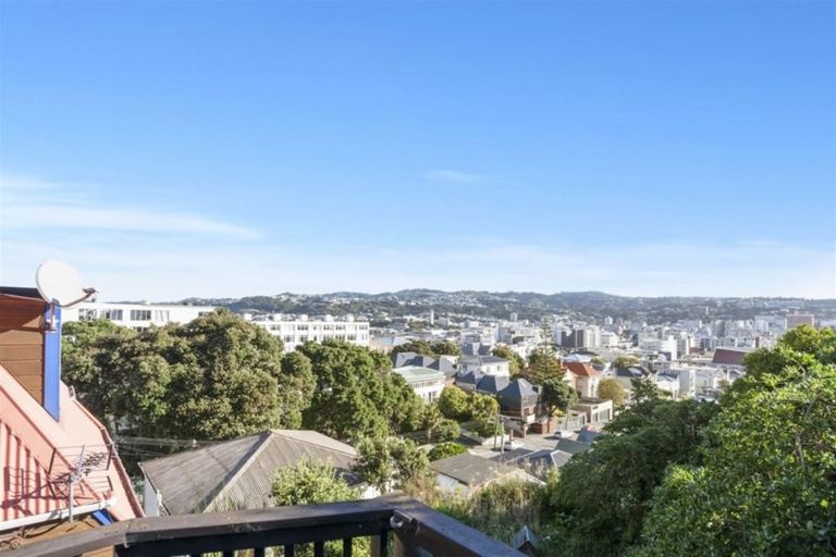 Photo of property in 83c Majoribanks Street, Mount Victoria, Wellington, 6011