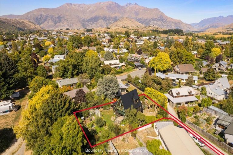 Photo of property in 13 Inverness Crescent, Arrowtown, 9302
