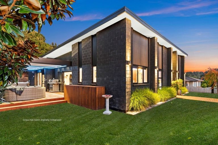 Photo of property in 10 Ellesmere Close, Pyes Pa, Tauranga, 3112