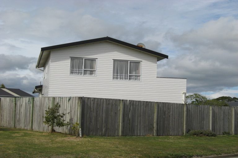 Photo of property in 58 Manga-pirau Street, Waikawa Beach, Manakau, 5573