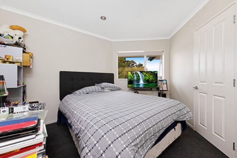 Photo of property in 168 Polo Prince Drive, Alfriston, Auckland, 2105