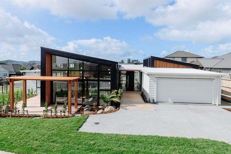 Photo of property in 186 Wainui Road, Silverdale, 0932