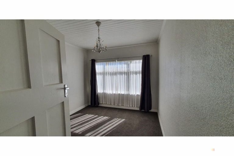 Photo of property in 14 Rhodes Street, Waimate, 7924