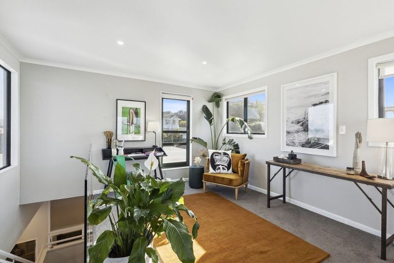 Photo of property in 40 Seatoun Heights Road, Seatoun, Wellington, 6022