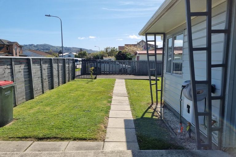 Photo of property in 48a Whites Line West, Woburn, Lower Hutt, 5010
