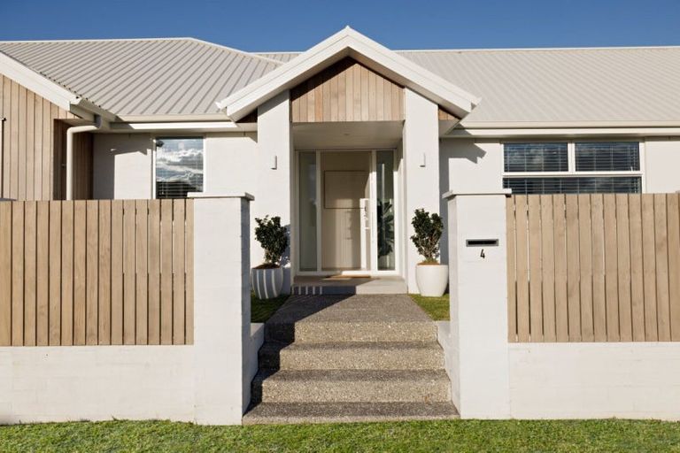 Photo of property in 4 Kuakua Close, Papamoa Beach, Papamoa, 3118