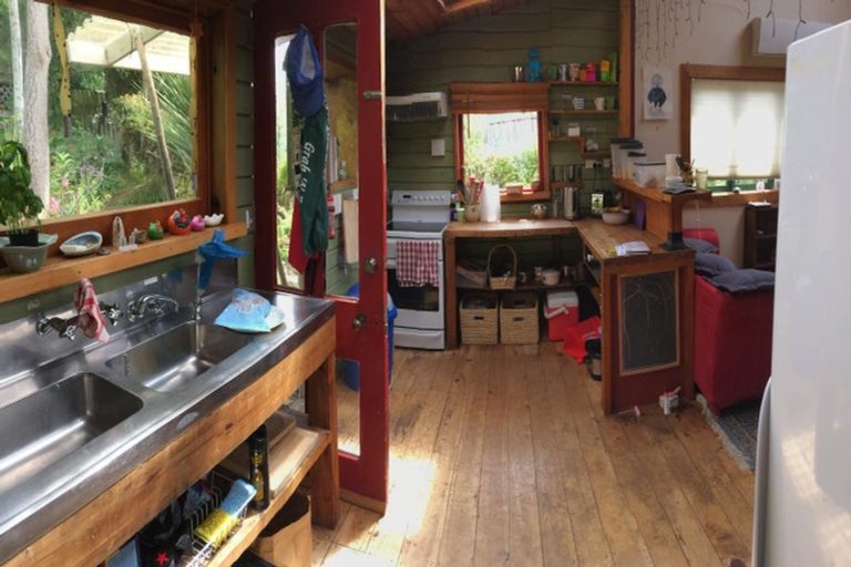 Photo of property in 2 Margate Avenue, Broad Bay, Dunedin, 9014