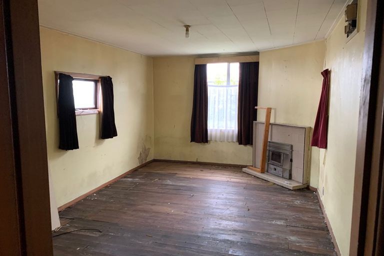 Photo of property in 5 Russell Street, Westport, 7825