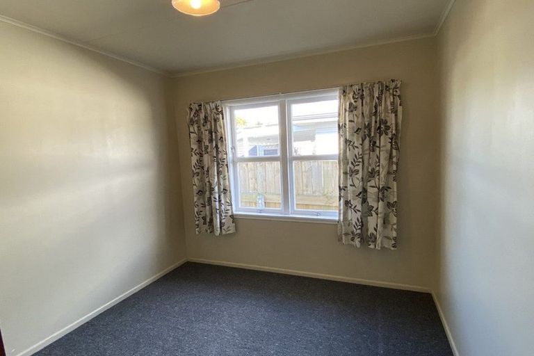 Photo of property in 1 Sefton Street, Havelock North, 4130
