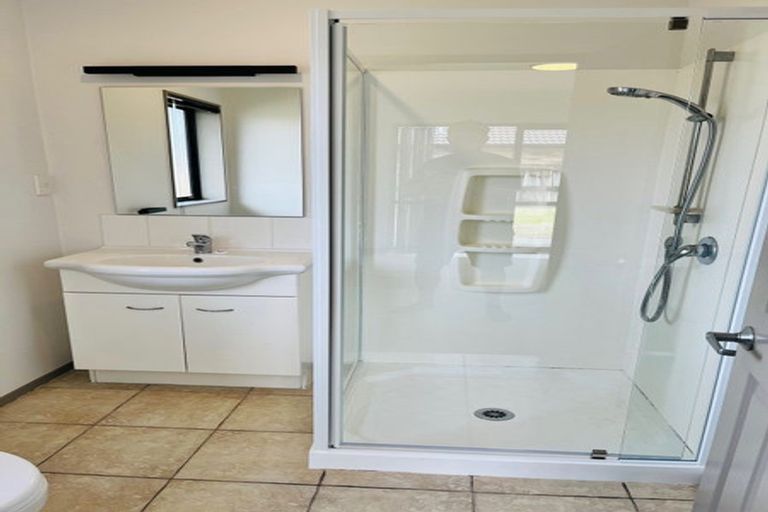 Photo of property in 25 Grabella Place, Papamoa Beach, Papamoa, 3118