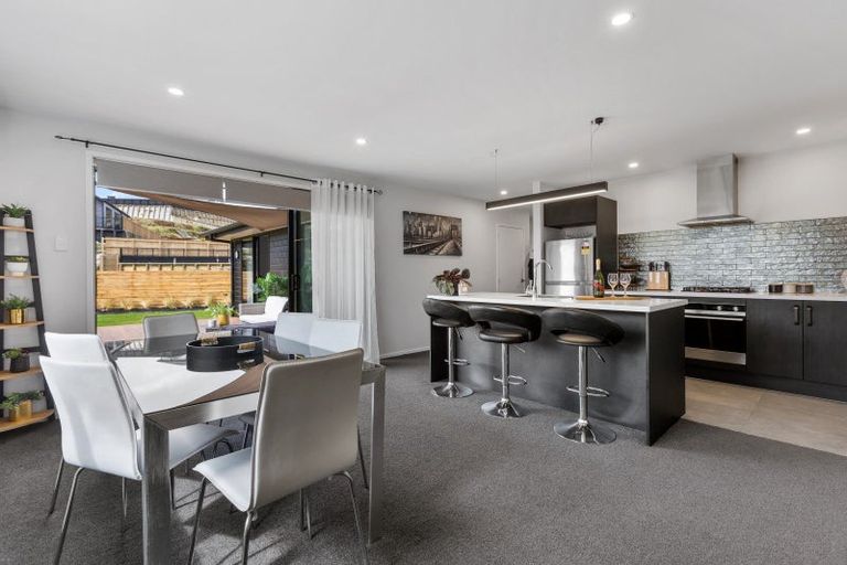 Photo of property in 5 Ruru Lane, Hurworth, New Plymouth, 4310