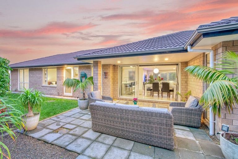 Photo of property in 2a Astrolabe Place, Gulf Harbour, Whangaparaoa, 0930