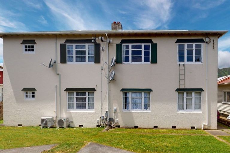 Photo of property in 20a Ludlam Crescent, Woburn, Lower Hutt, 5010