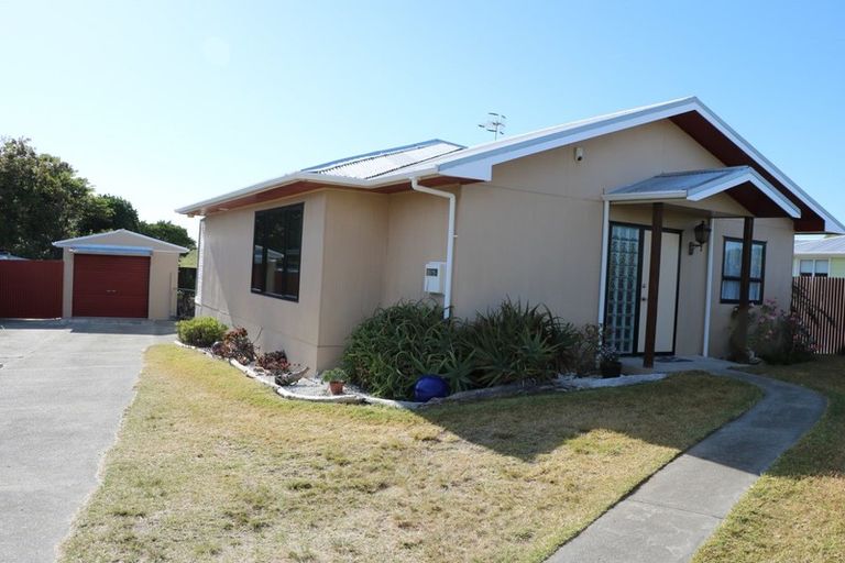 Photo of property in 14 Andresen Street, Foxton Beach, Foxton, 4815